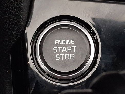 Used 2024 Kia Sportage EX image 23