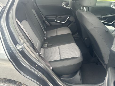 Used 2023 Kia Soul LX w/ LX Technology Package FWD image 15
