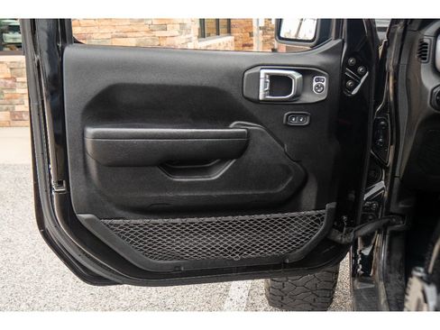 Used 2021 Jeep Gladiator Mojave w/ Cold Weather Group AWD/4WD image 11