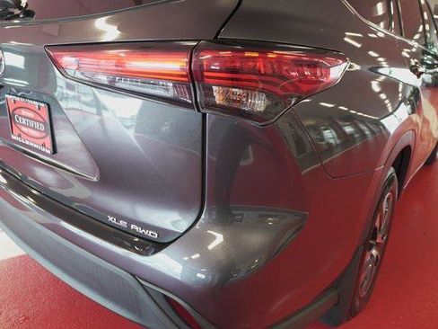 Certified 2021 Toyota Highlander XLE image 14
