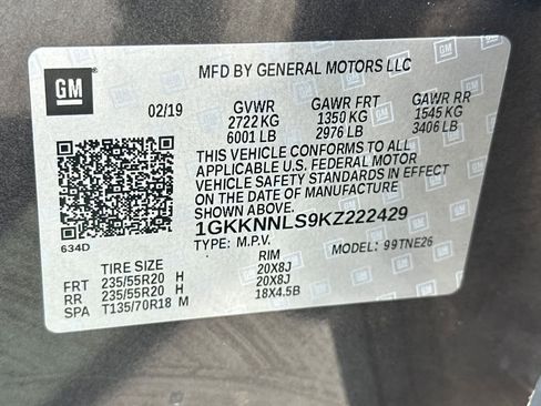Used 2019 GMC Acadia SLT w/ LPO, Cargo Package FWD image 31