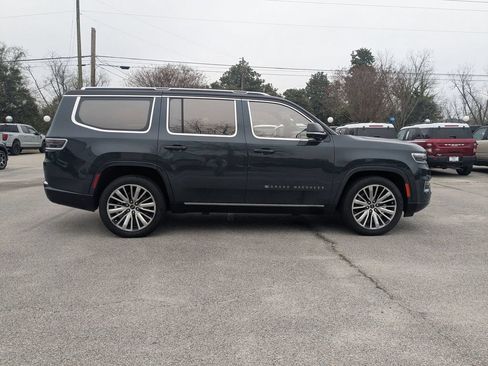 Used 2024 Jeep Grand Wagoneer Series III AWD/4WD image 2