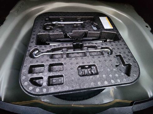 Used 2022 Toyota Corolla LE image 25