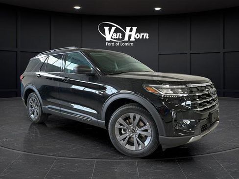 New 2026 Ford Explorer Active w/ Active Comfort Package AWD/4WD image 1