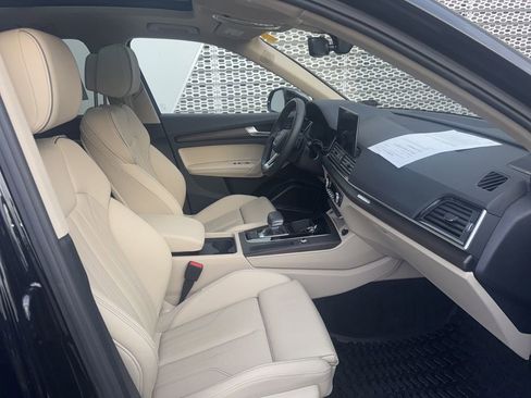Certified 2025 Audi Q5 2.0T Premium Plus w/ Premium Plus Package image 5