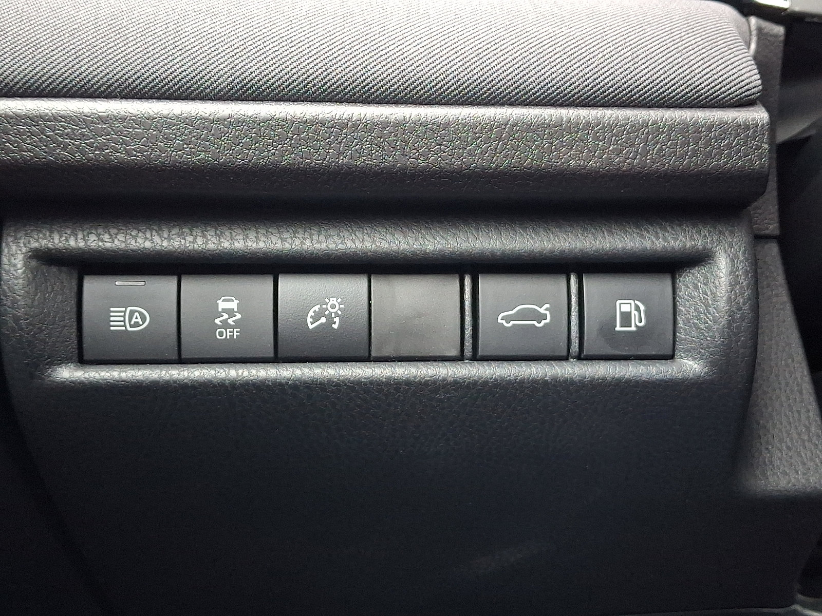 Used 2026 Toyota Camry LE w/ Convenience Package FWD image 23
