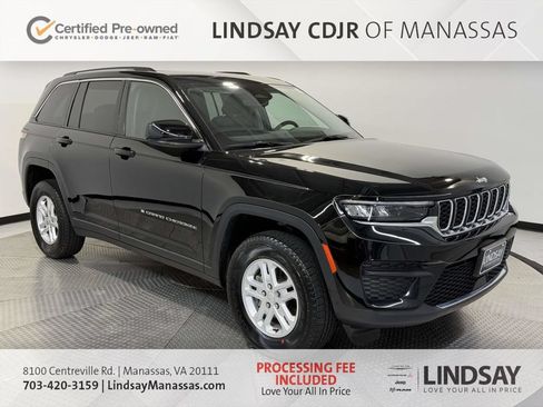 Used 2023 Jeep Grand Cherokee Laredo AWD/4WD image 1