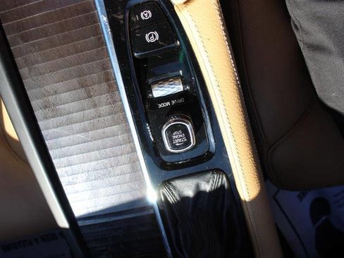 Used 2018 Volvo S90 T5 Momentum w/ Convenience Package FWD image 30