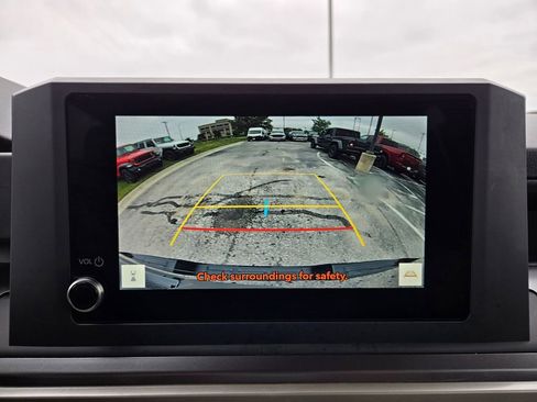 Used 2024 Toyota Tacoma SR5 AWD/4WD image 24