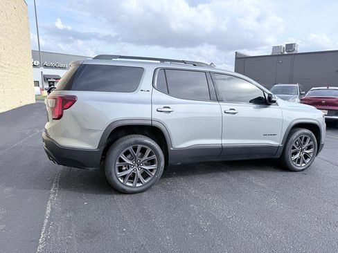 Used 2023 GMC Acadia SLE w/ Driver Convenience Package image 4