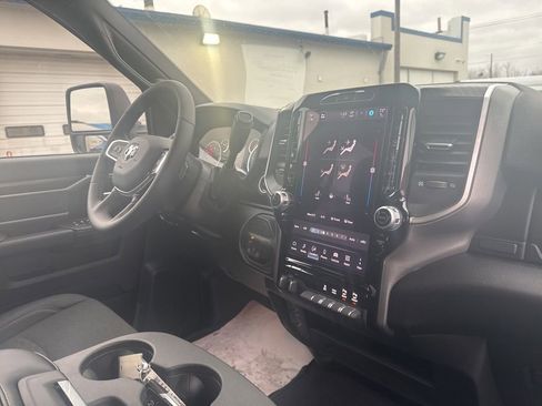 Used 2025 RAM 2500 Big Horn image 33