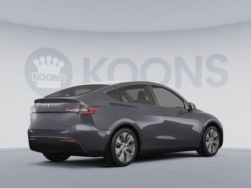 Used 2023 Tesla Model Y Long Range image 4