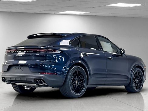 New 2025 Porsche Cayenne Coupe image 8