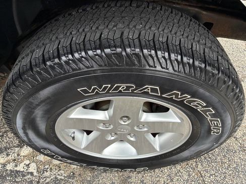 Used 2015 Jeep Wrangler Unlimited Sport w/ Quick Order Package 24S image 24