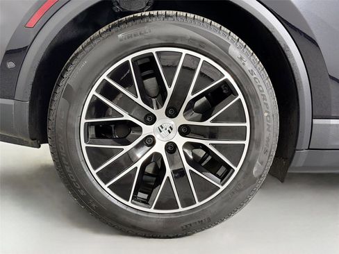 Used 2026 Porsche Macan 4 Electric AWD/4WD image 13