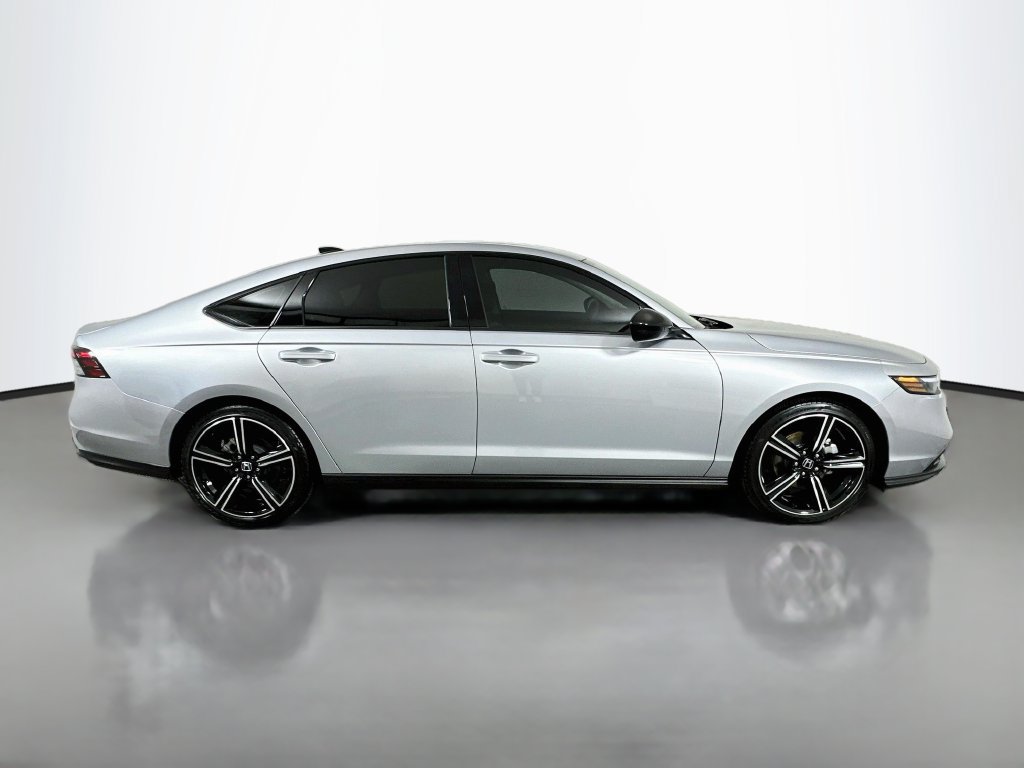 Used 2026 Honda Accord SE image 4