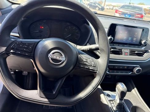 Used 2024 Nissan Altima 2.5 S FWD image 15