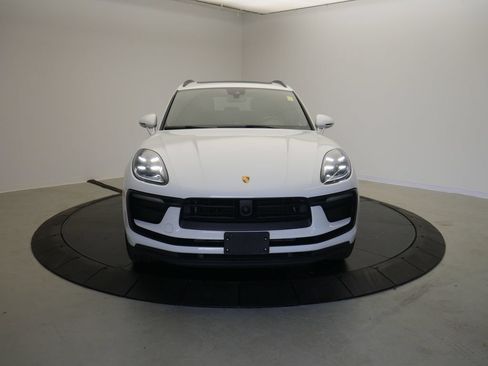 Certified 2023 Porsche Macan AWD/4WD image 10