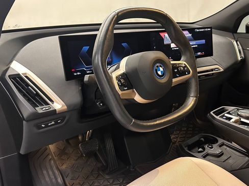 Used 2022 BMW iX xDrive50 w/ Convenience Package AWD/4WD image 11