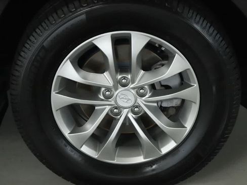Used 2020 Hyundai Santa Fe SE FWD image 10