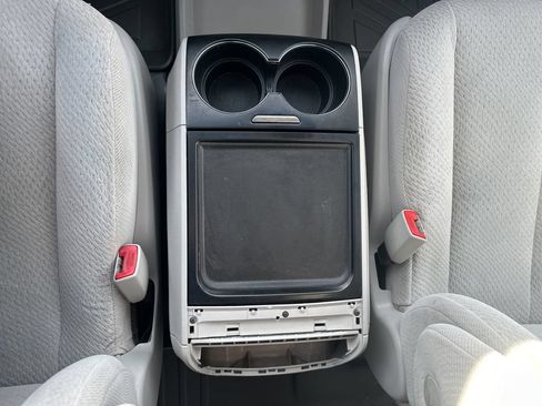 Used 2013 Toyota Sienna LE FWD image 9
