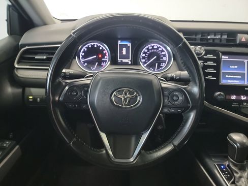 Used 2020 Toyota Camry SE FWD image 17