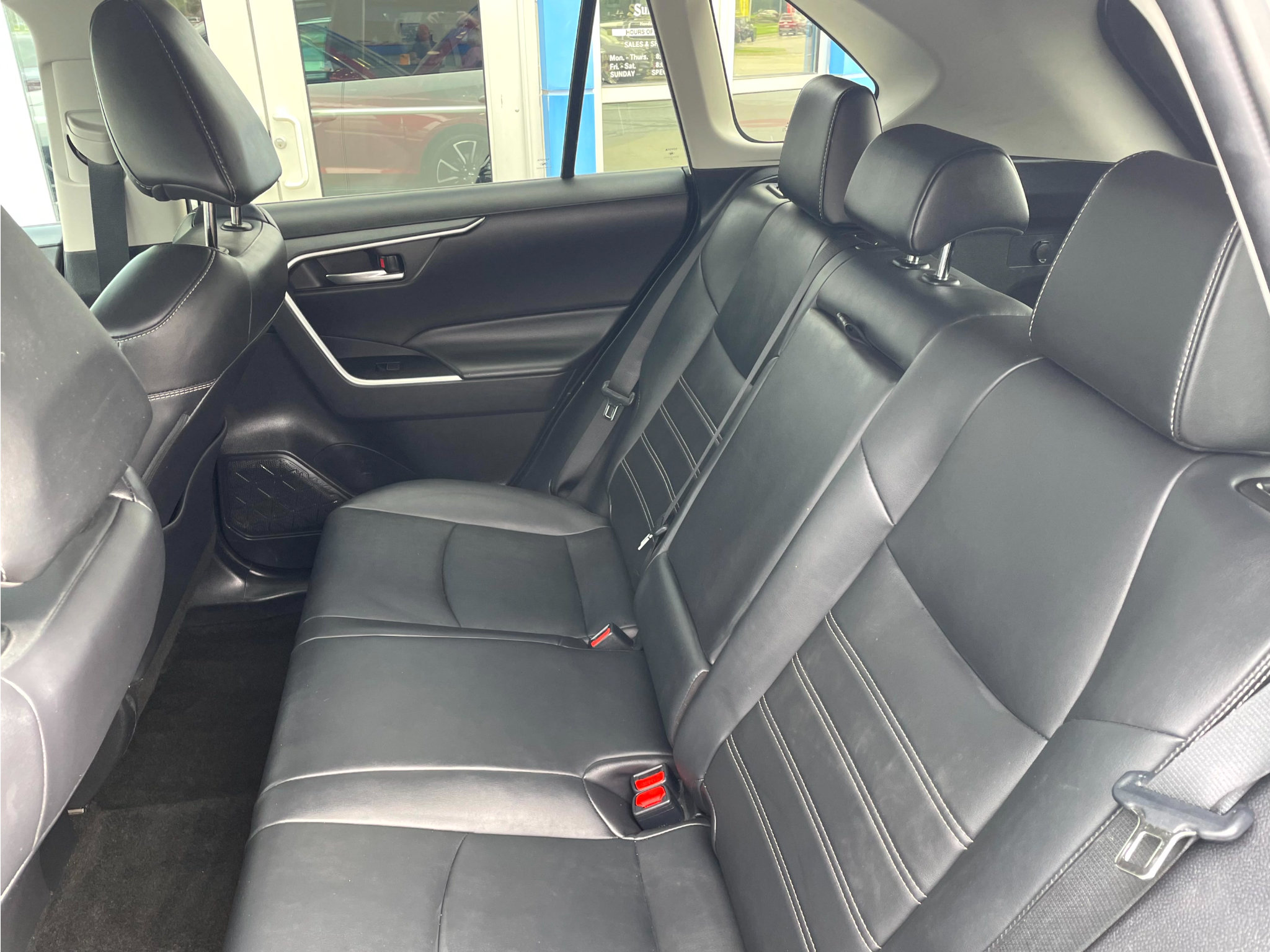 Used 2021 Toyota RAV4 XLE Premium AWD/4WD image 9