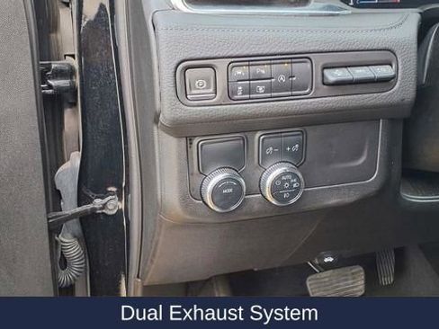 Used 2024 GMC Yukon XL Denali RWD image 26