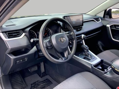Used 2020 Toyota RAV4 XLE FWD image 17