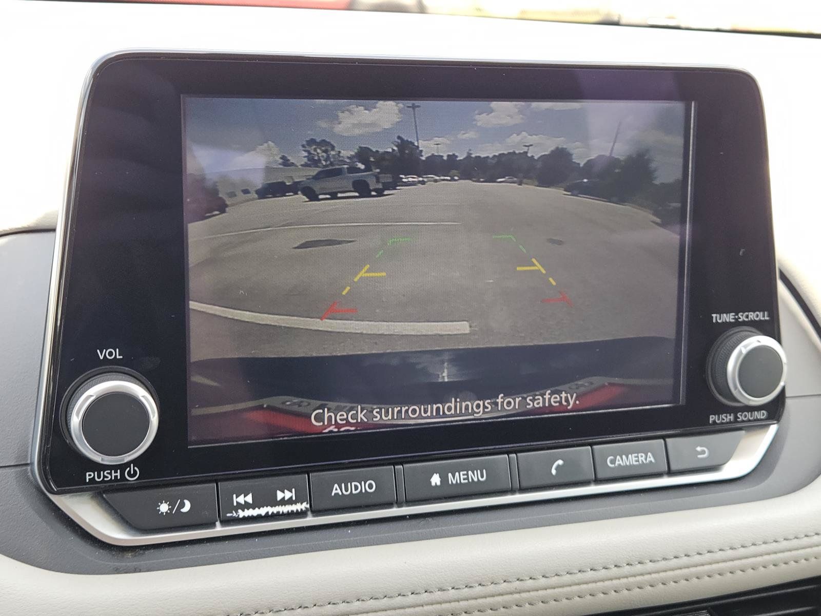 Used 2025 Nissan Rogue SV AWD/4WD image 18