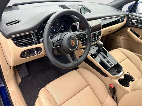 Used 2026 Porsche Macan AWD/4WD image 4