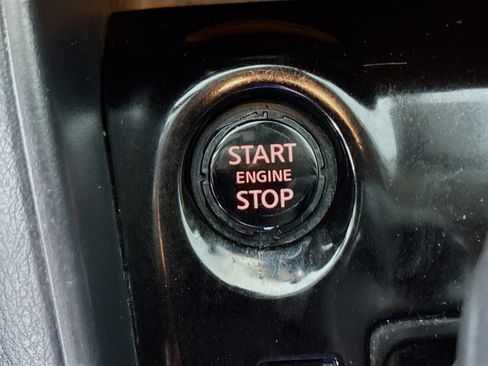 Used 2021 Nissan Versa S FWD image 21
