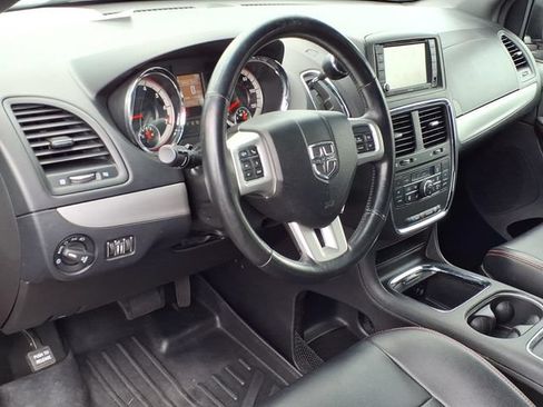 Used 2017 Dodge Grand Caravan GT w/ Safety Sphere Group FWD image 18