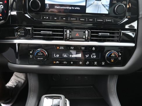 New 2025 Nissan Pathfinder Platinum image 17