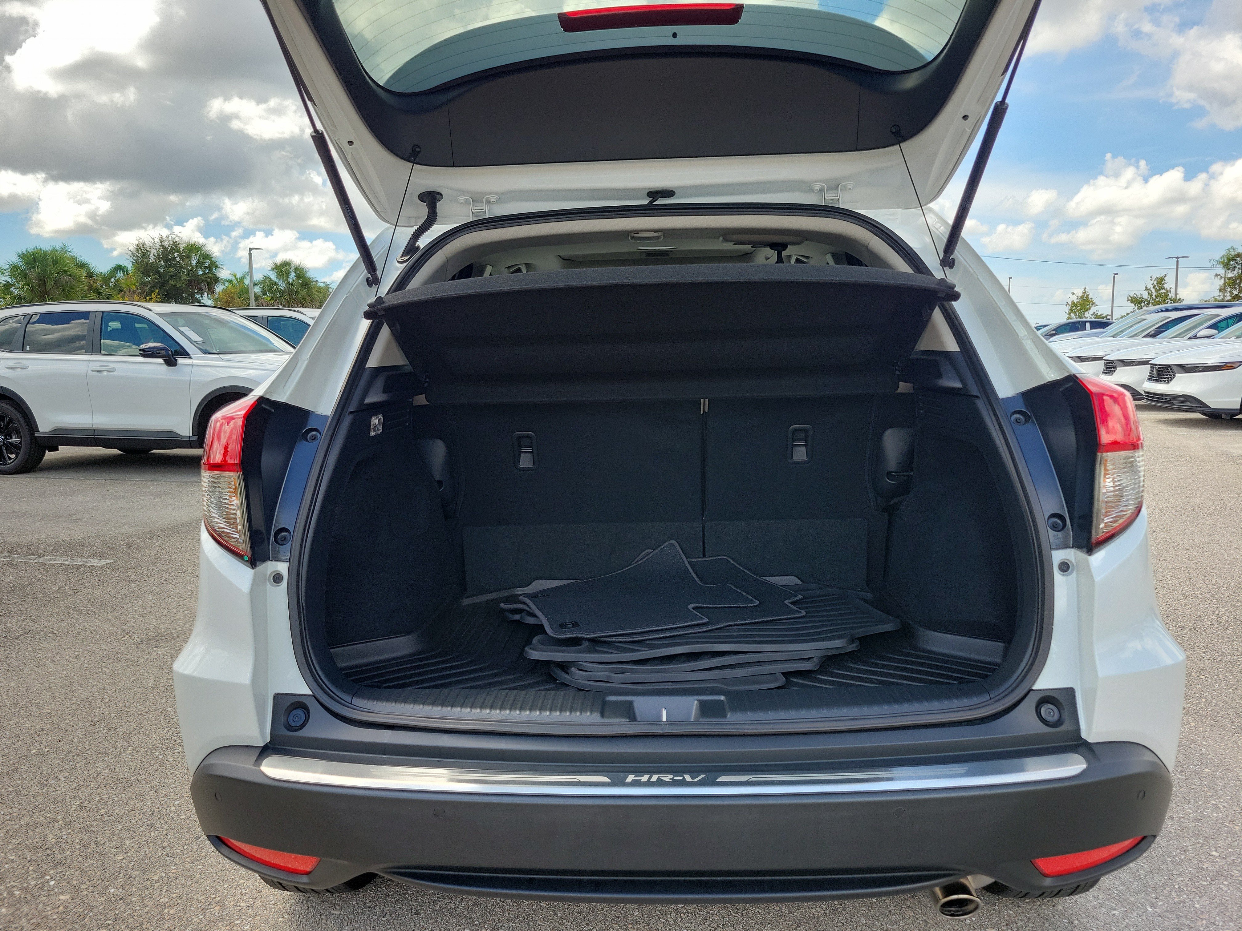 Certified 2021 Honda HR-V EX-L image 7