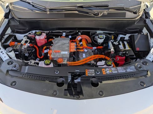 Used 2023 Chevrolet Bolt EUV LT w/ Convenience Package image 29