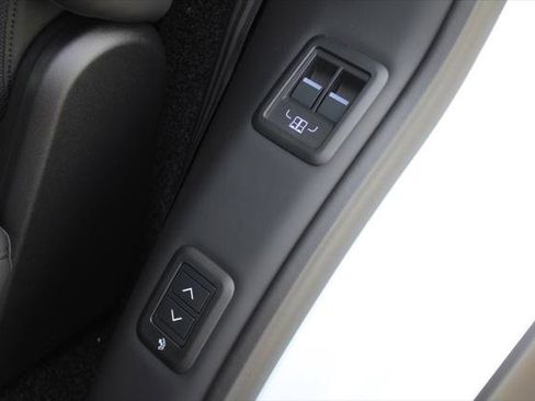 New 2025 Land Rover Range Rover Long Wheelbase SE image 45