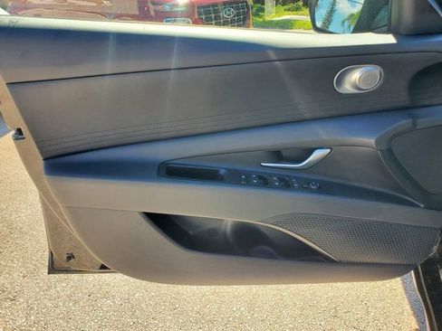 Used 2026 Hyundai Elantra SE w/ Cargo Package FWD image 11