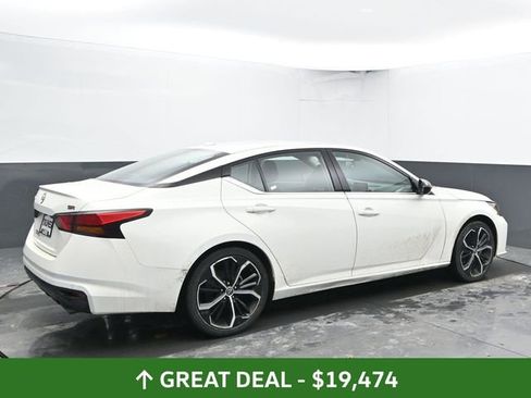 Used 2024 Nissan Altima 2.5 SR image 12