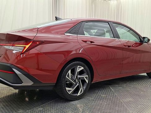 Used 2024 Hyundai Elantra SEL w/ Convenience Package FWD image 4