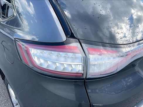 Used 2018 Ford Edge Titanium w/ Technology Package FWD image 30