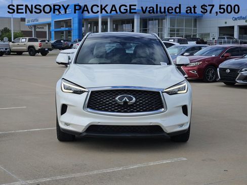 Used 2019 INFINITI QX50 Essential w/ Sensory Package FWD image 3