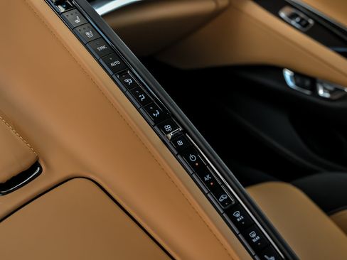 Used 2023 Chevrolet Corvette Stingray Premium Conv w/ Z51 Performance Package RWD image 49