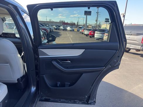 Used 2025 MAZDA CX-90 Plug-In Hybrid w/ Preferred image 17