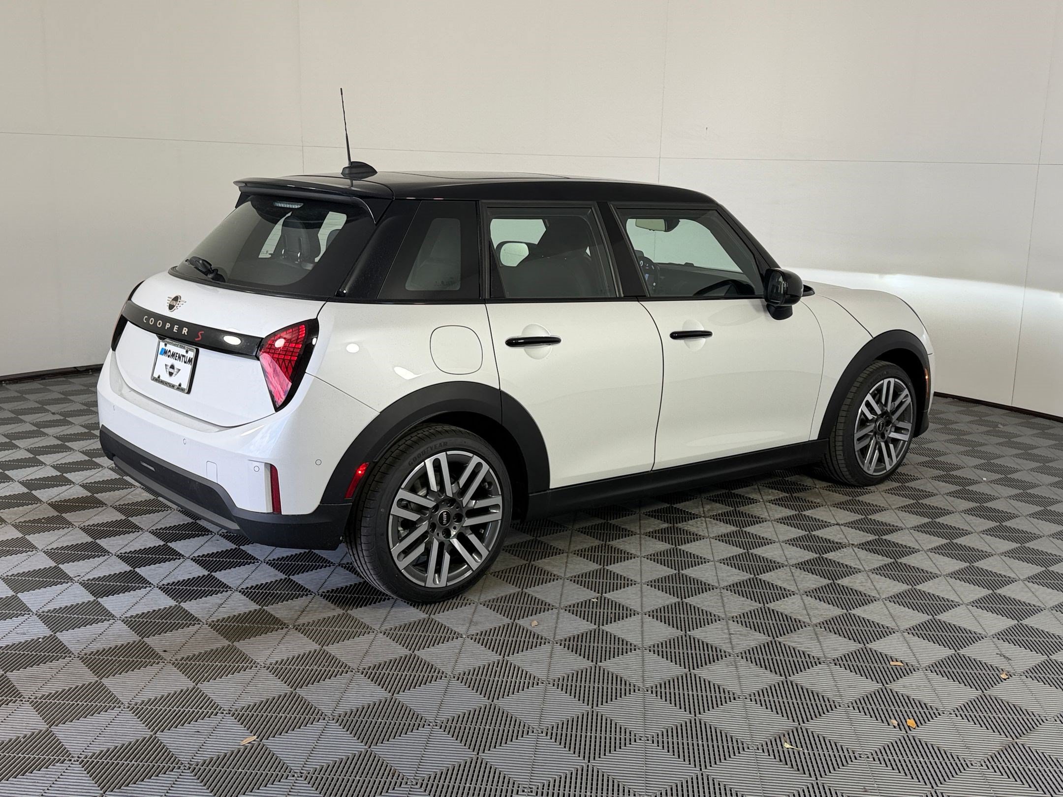 Used 2026 MINI Cooper S FWD image 9