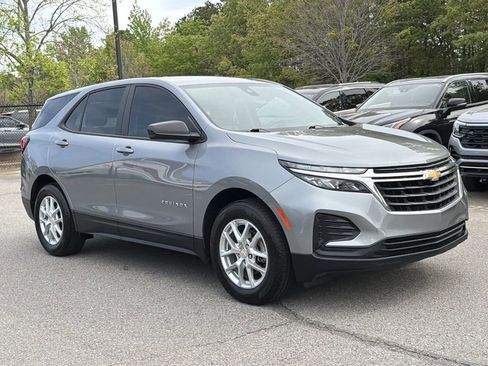 Used 2023 Chevrolet Equinox LS FWD image 7