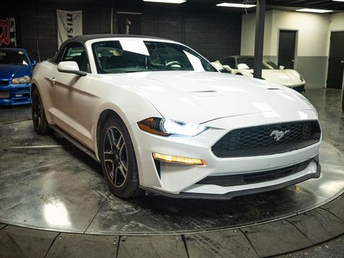 Used 2023 Ford Mustang Premium RWD image 5