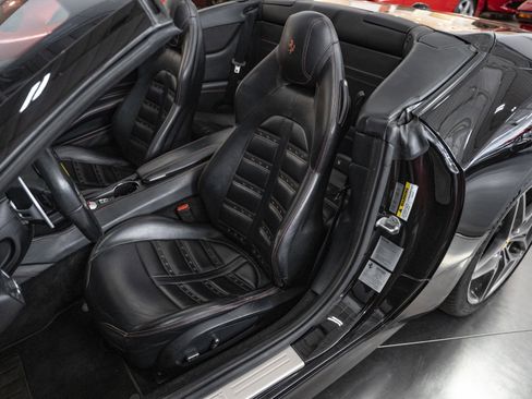 Used 2015 Ferrari California T image 26