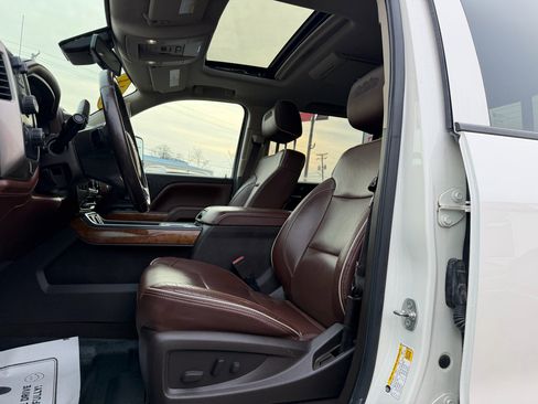 Used 2014 Chevrolet Silverado 1500 High Country image 16