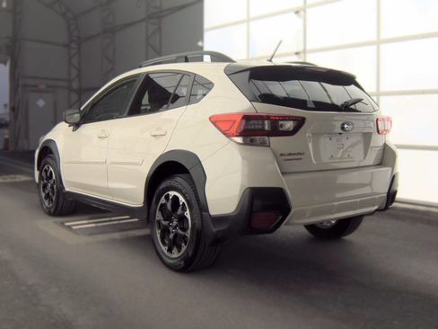 Used 2021 Subaru Crosstrek 2.0i AWD/4WD image 2
